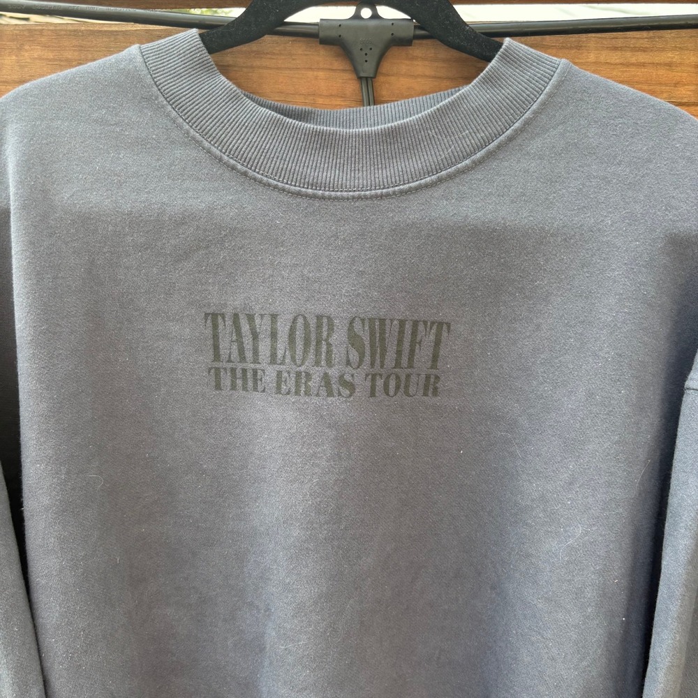 Taylor Swift Eras Tour Sweatshirt Unisex XL Grey Excellent Mineral Wash Crewneck